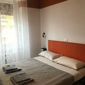 Camera con letto king size